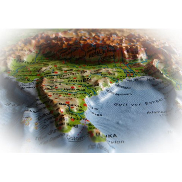 geo-institut Mapamundi Mapa mundial de , mapa en relieve del mundo, línea Silver, físico, en inglés