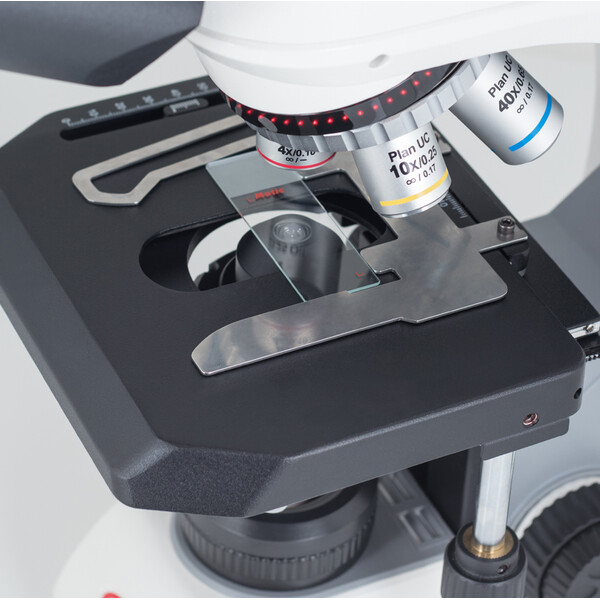 Motic Microscopio Panthera C2 Trinokular, infinity, plan, achro, 40x-1000x, 10x/22mm, Halogen/LED