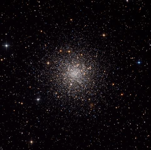 El cúmulo globular M12 está muy cerca de M10. Bernhard Hubl / CCD Guide