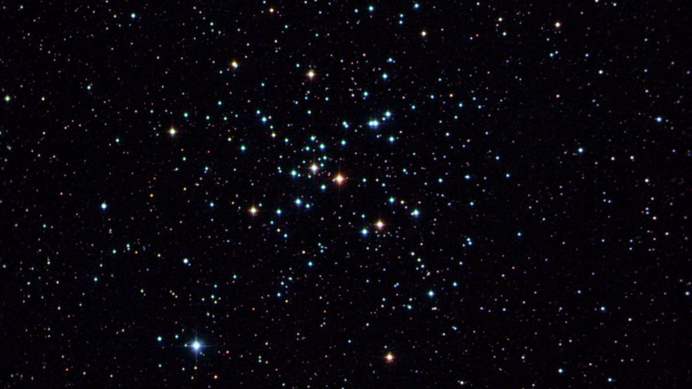 El cúmulo estelar Messier 41 en la constelación del Can Mayor captado con un telescopio Newton de 4,5" y 440 mm de distancia focal. Michael Deger / CCD Guide