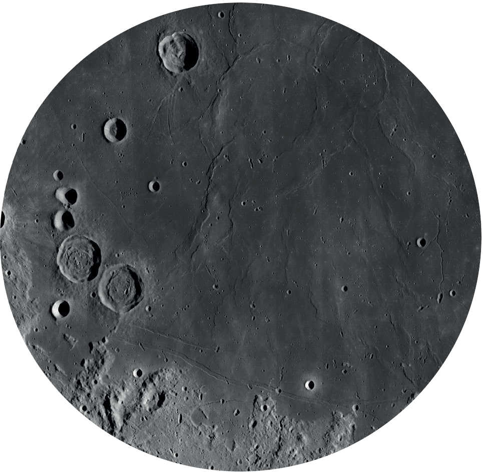 Al este de los dos cráteres Sabine y Ritter encontramos la llamada "Statio Tranquillitatis" (Base Tranquilidad). NASA/GSFC/Universidad Estatal de Arizona