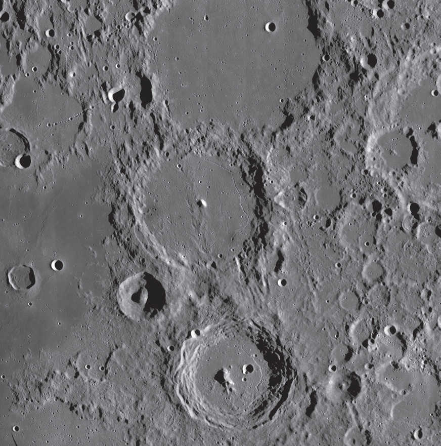 Ptolemaeus, Alphonsus y Arzachel: esta zona alberga muchos objetivos de observación en un espacio reducido. NASA/GSFC/Universidad Estatal de Arizona