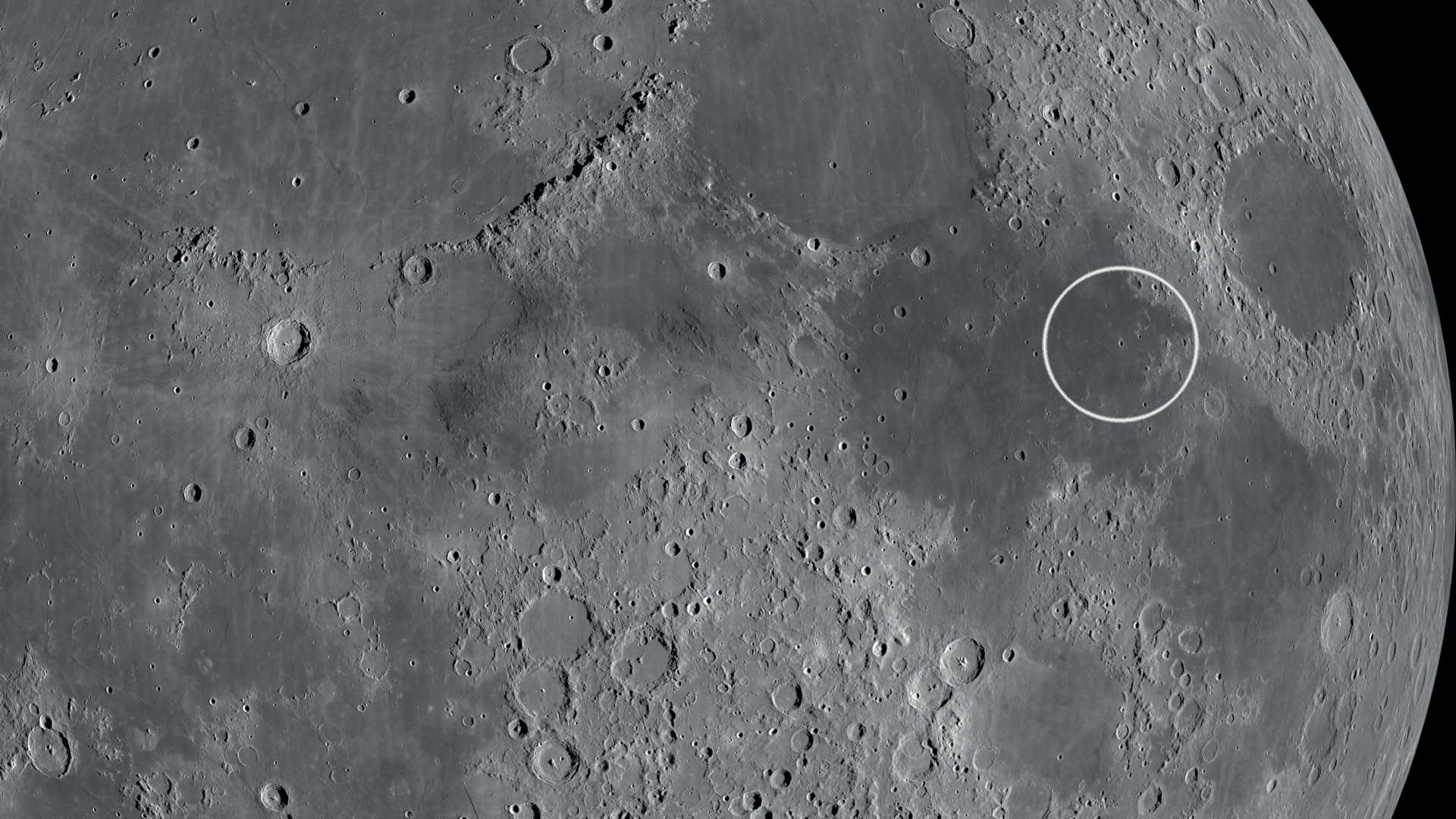 Rima y Rupes Cauchy están en la parte oriental del Mare Tranquillitatis. NASA/GSFC/Universidad Estatal de Arizona