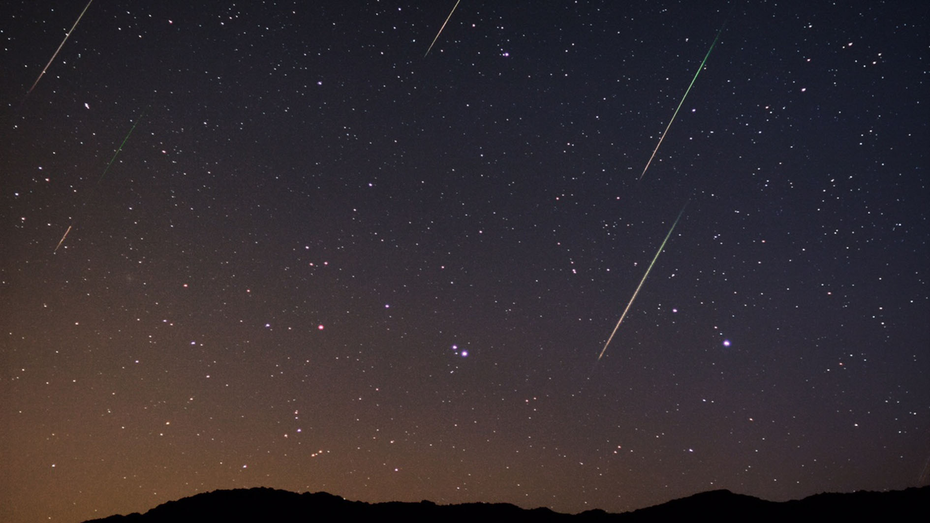 Fotografía de cuatro rastros de Perseidas de Sebastian Voltmer