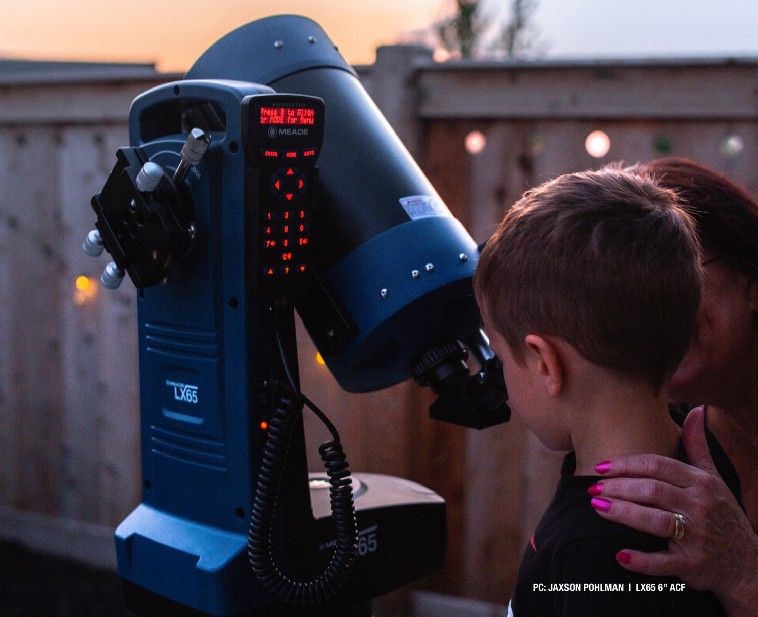 Ejemplo de una montura monobrazo: LX65 de Meade