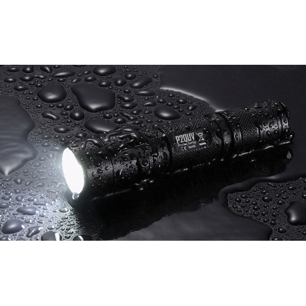 Nitecore Linterna P20UV