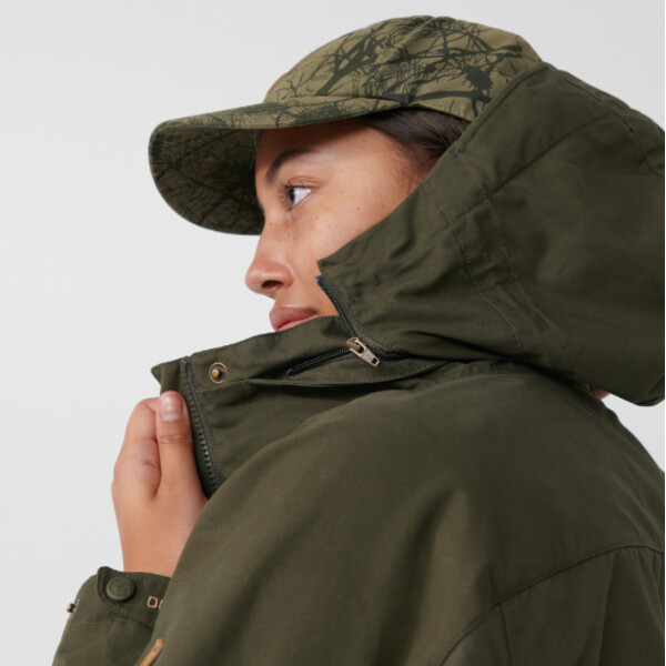 Fjällräven Chaqueta Forest Hybrid W, 633 Dark Olive, L