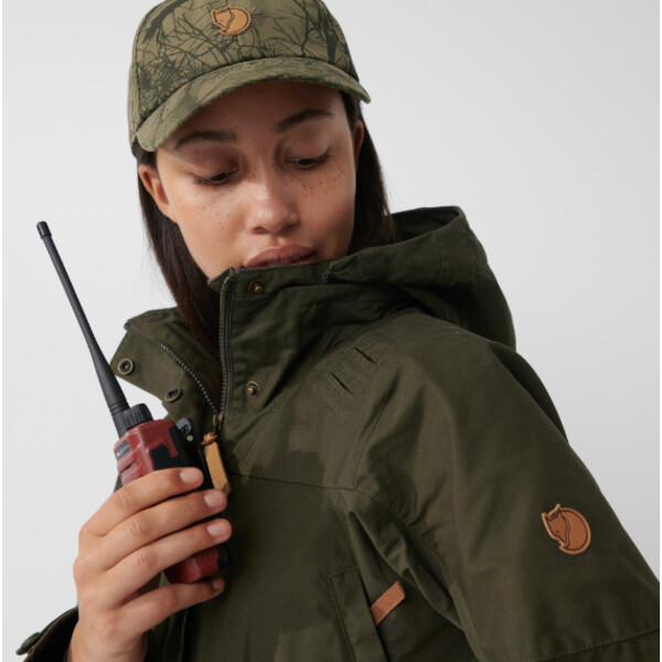 Fjällräven Chaqueta Forest Hybrid W, 633 Dark Olive, L