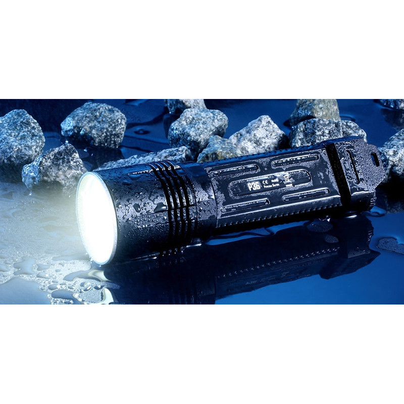 Nitecore Linterna P36