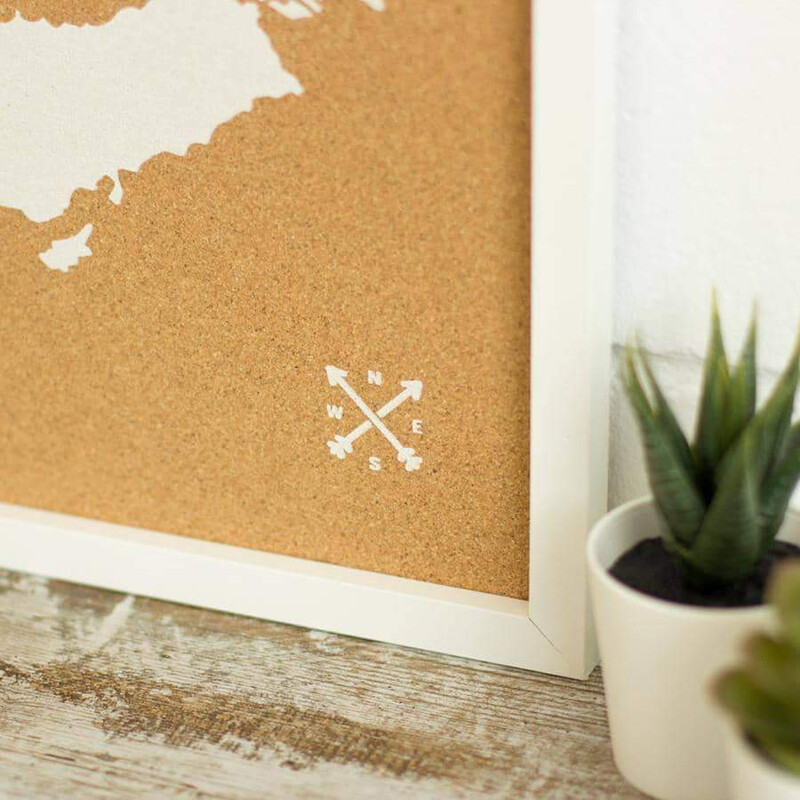 Miss Wood Mapa continental Woody Map Europa blanco 60x45cm enmarcado