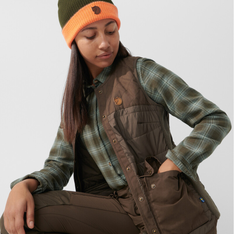 Fjällräven Chaleco acolchado Forest Wool W, 633 Dark Olive, XS