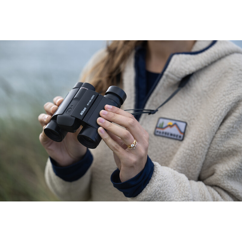Nikon Prismáticos con estabilizador de imagen Bildstabilisiertes Fernglas Stabilized 10x25 S
