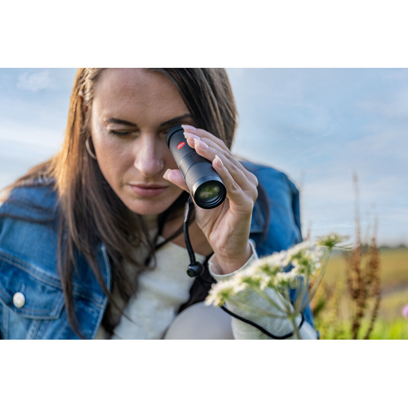 Leica Monocular Monovid 8x25 negro con revestimiento de cuero