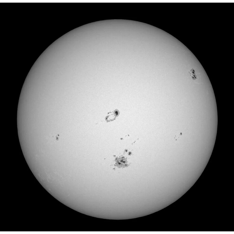 Baader Lámina de seguridad AstroSolar® ClearWhite OD 5,1, 117 x 117 cm